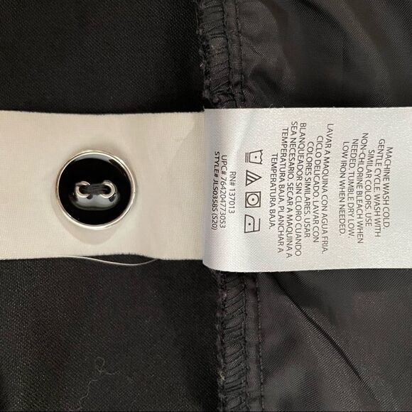 Isaac Mizrahi black shorts - size 14 - two front pockets, two back welt pockets - Picture 5 of 5